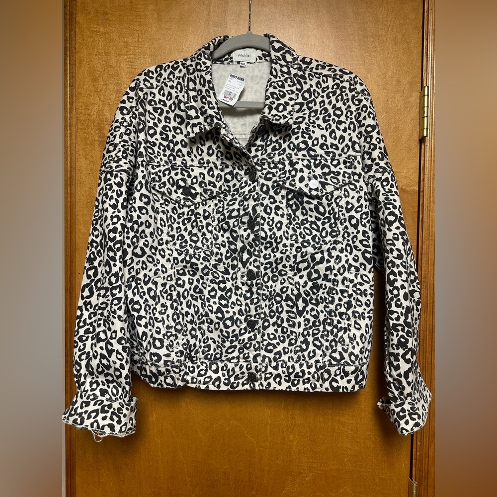 Wishlist Brand from Boot Barn size M/L cheetah print jacket